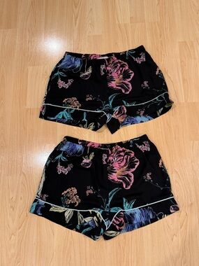 Bundle of Two CAD Pull on Floral Print Lounge Shorts - Size XS